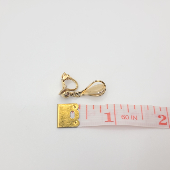 Vintage Gold Drop Clip on Earrings ☀️ 3/$40 - Picture 8 of 8